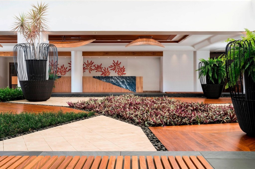 MarriottsWaikoloaOceanClub_22_front-desk
