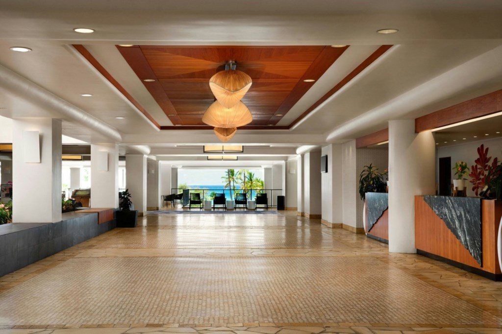 MarriottsWaikoloaOceanClub_23_lobby