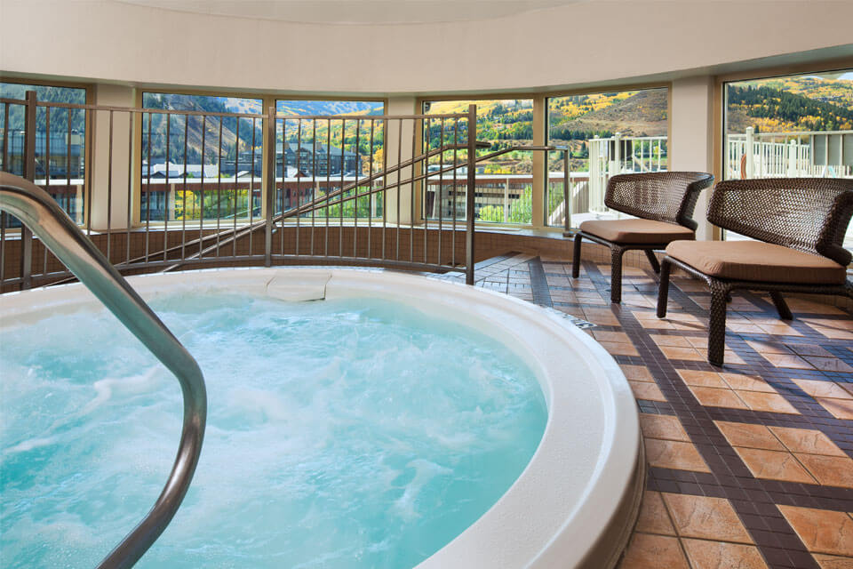 indoor-hot-tub-smv-svo5624po.187217-960x640