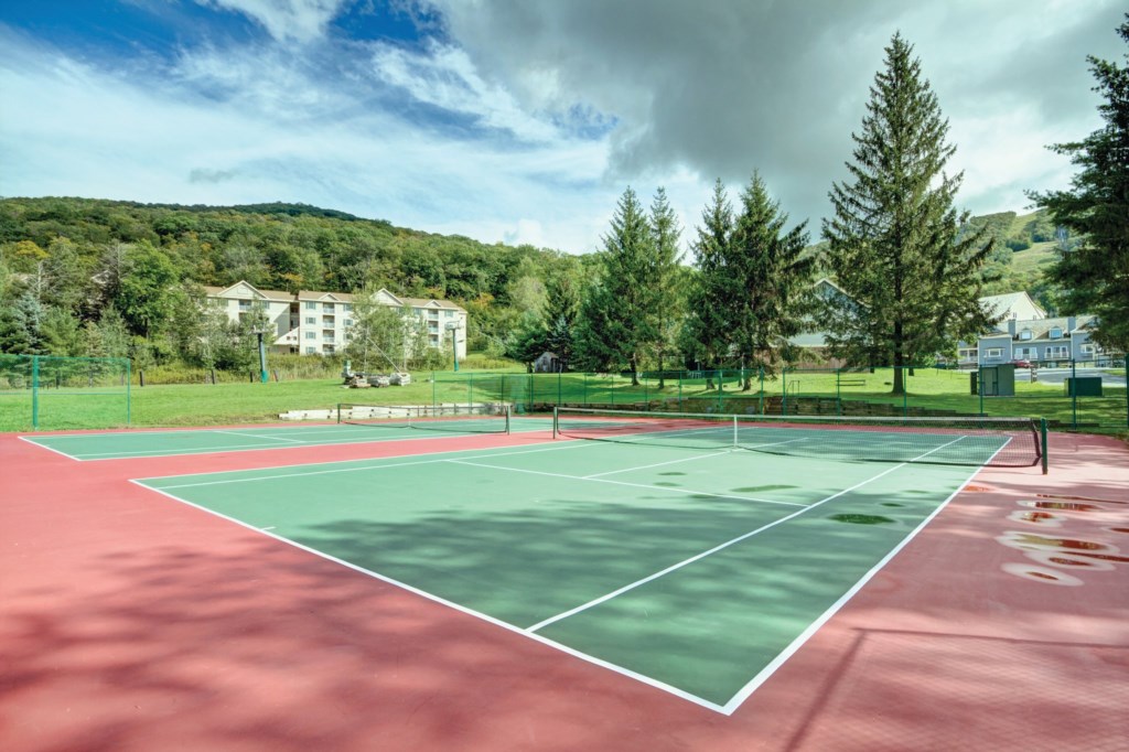 ma_bentleybrook_tennis_001a_S.jpg