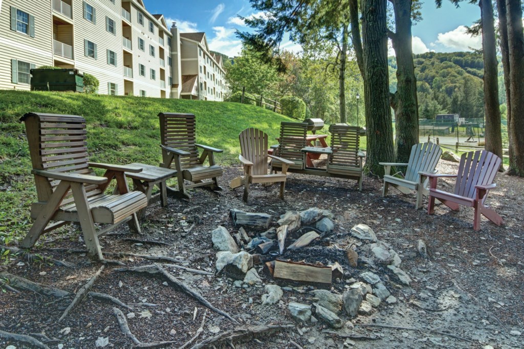 ma_bentleybrook_bbq_003a_S.jpg