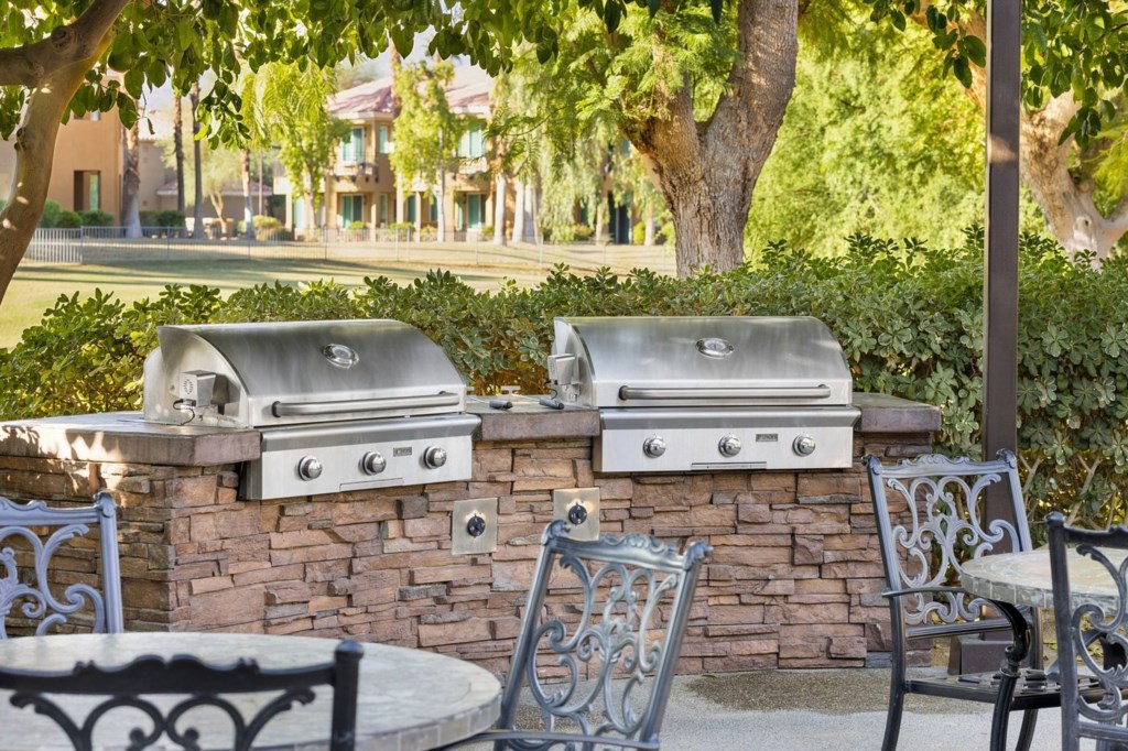 Marriott's Desert Springs Villas_45_grill-area.jpg