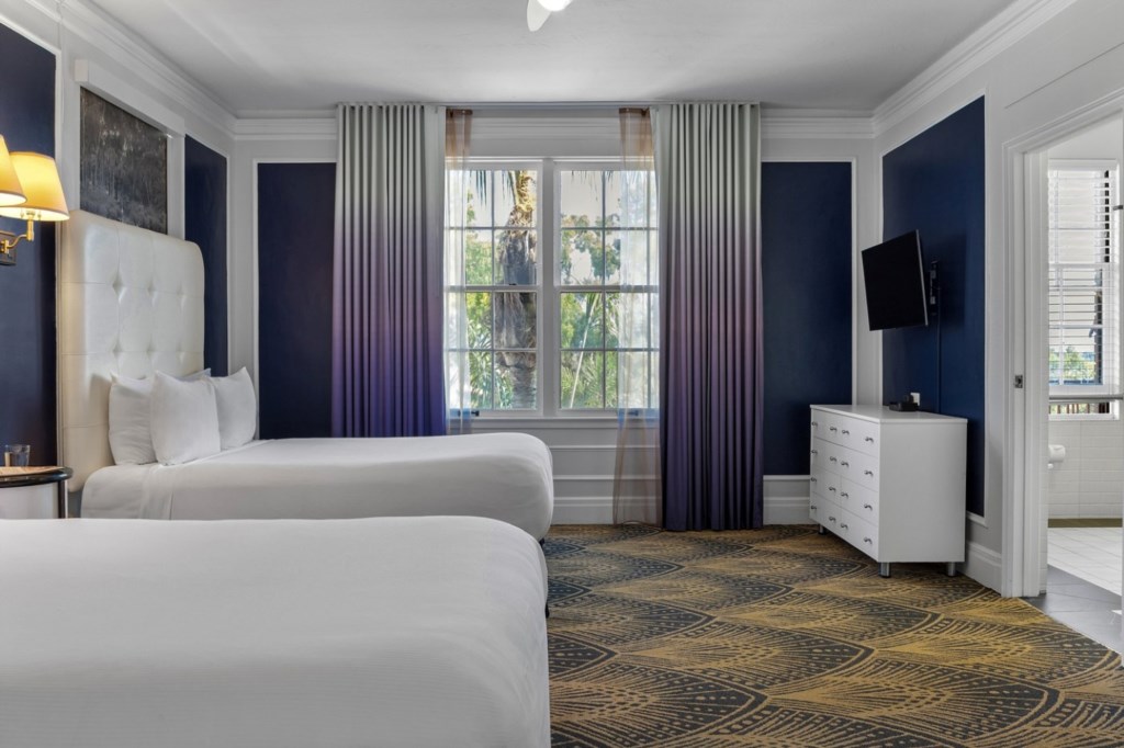 Wyndham (WorldMark) Inn at the Park_8_studio-ada.jpg