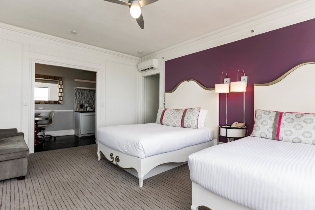 Wyndham(WorldMark)InnatthePark_10_double-queen-studio