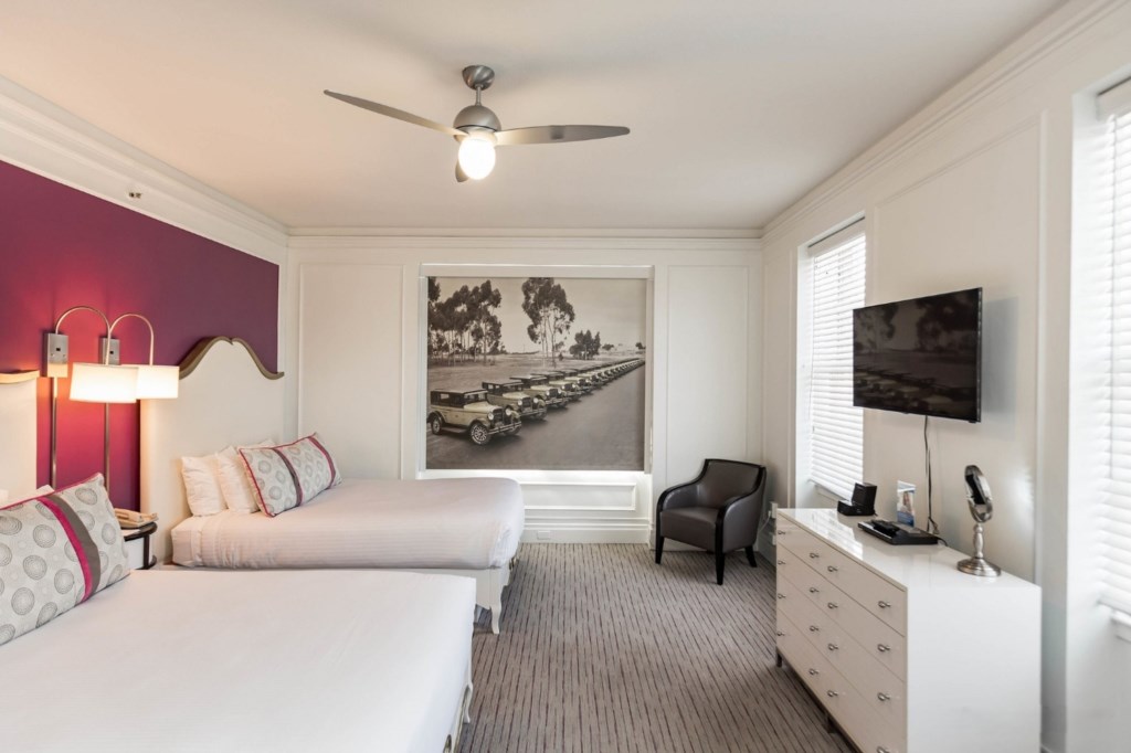 Wyndham(WorldMark)InnatthePark_9_double-queen-studio