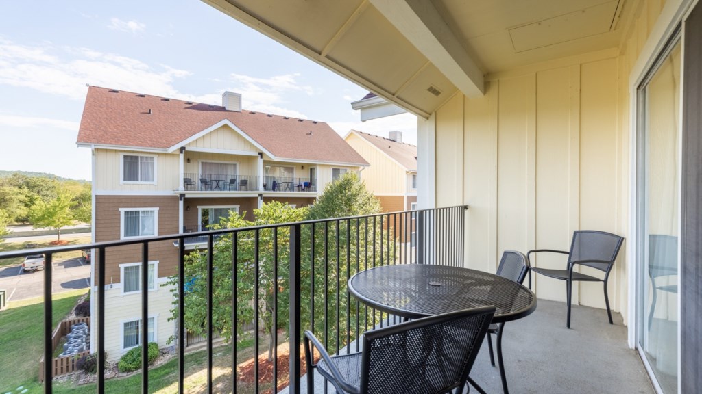 ClubWyndhamMountainVista_1Balcony-002