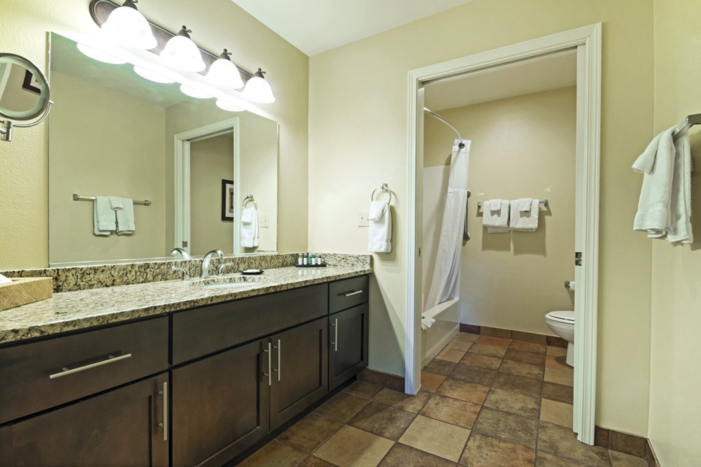 AZ_pinetop_bath_100_S.jpg