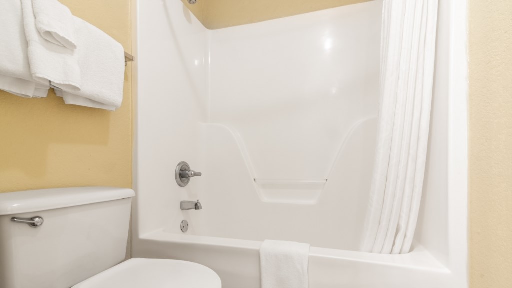 13BGLaurelCrest™-Hotel_1bedroom-011