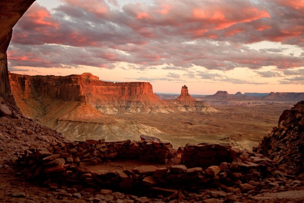ClubWyndhamMoaborWorldMarkMoab_3_canyonlands
