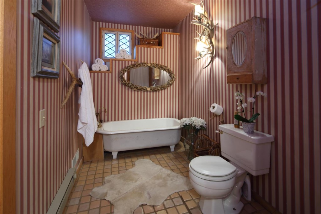 Guest House Bathroom