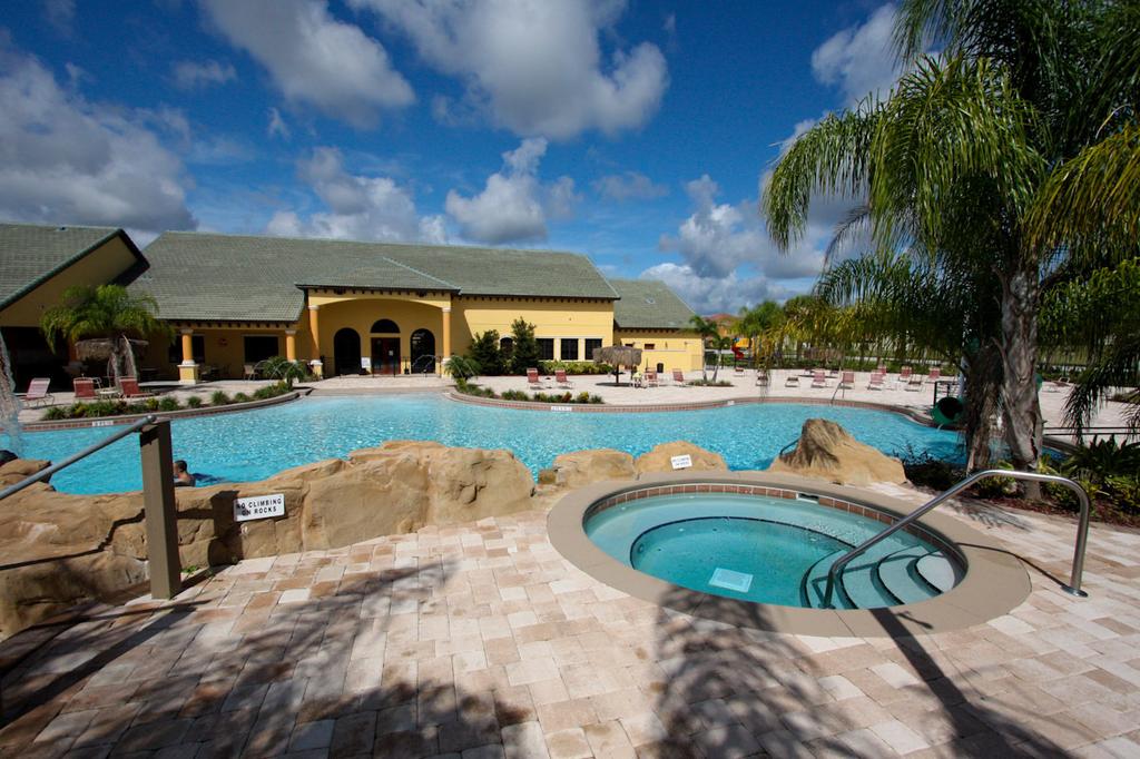 Paradise Palms pool
