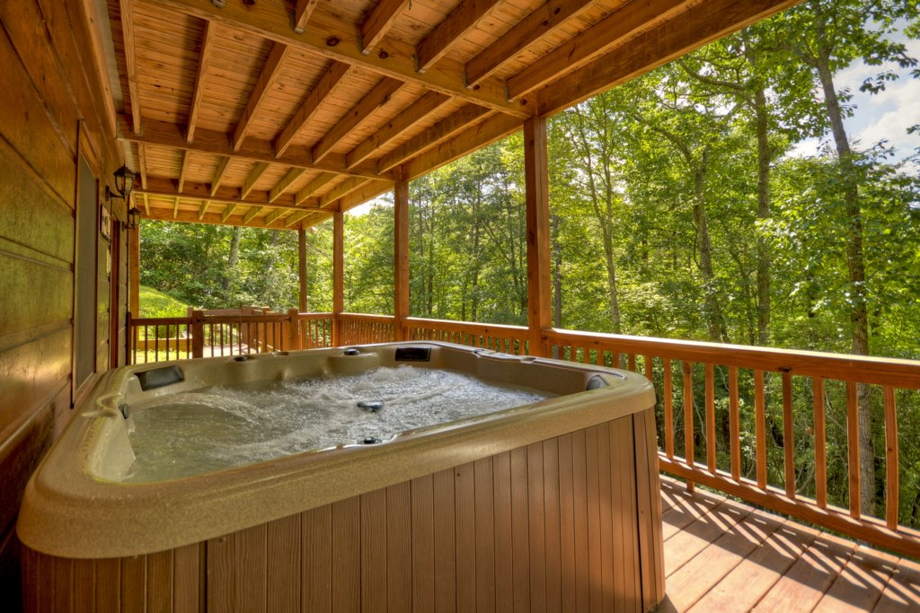 Relax and unwind in the hot tub with your favorite drink, whilst taking in the stunning views