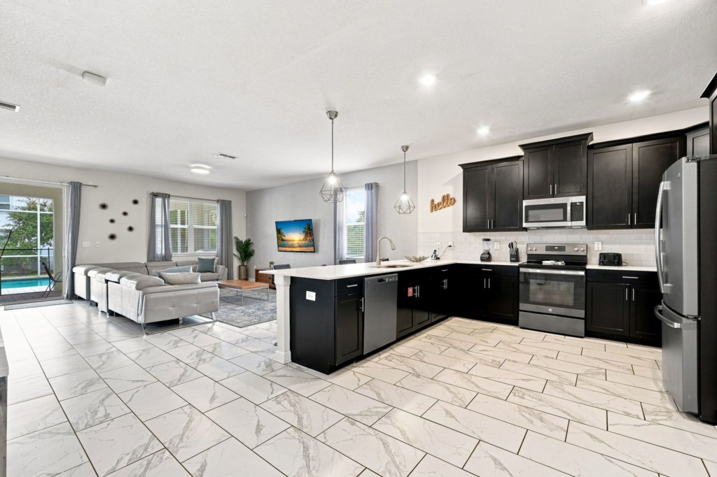 1521_Maidstone_Court_006