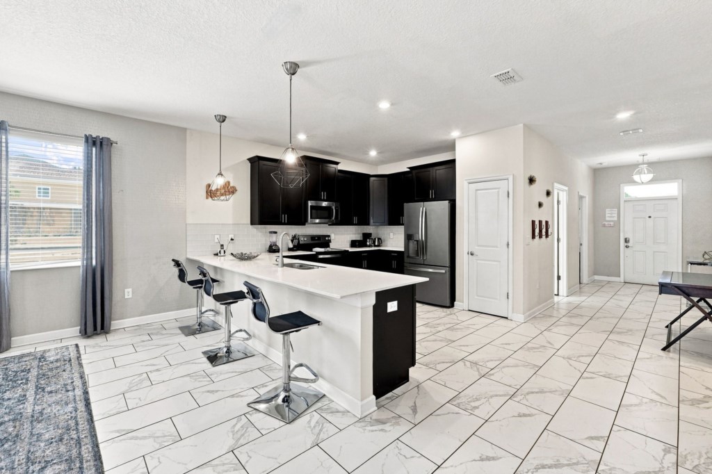 1521_Maidstone_Court_014