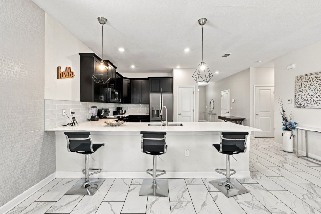 1521_Maidstone_Court_015