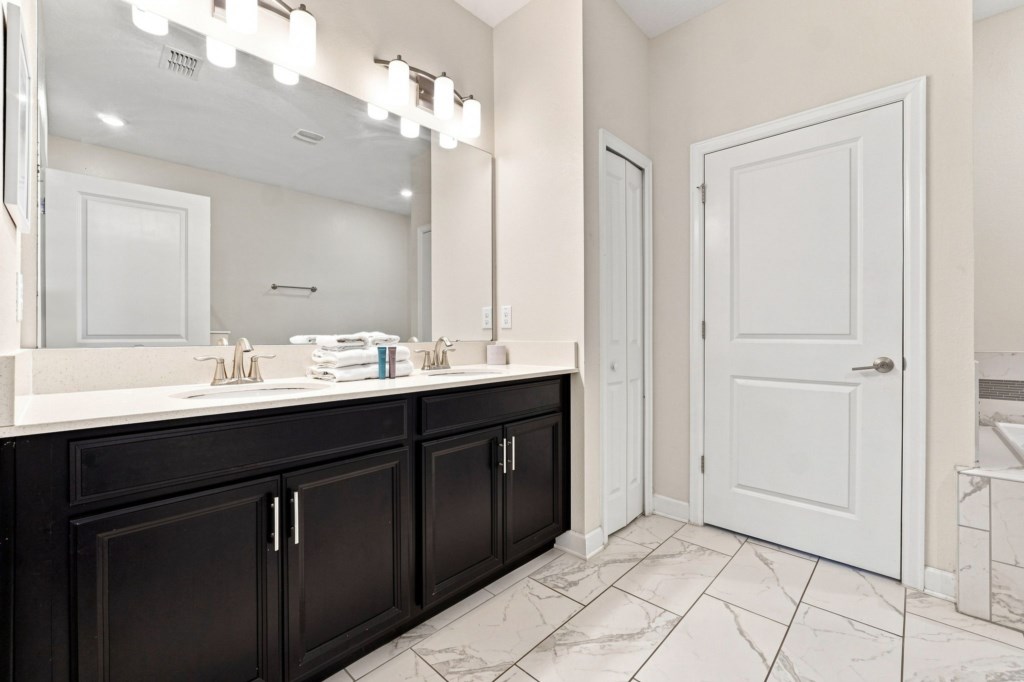 1521_Maidstone_Court_030