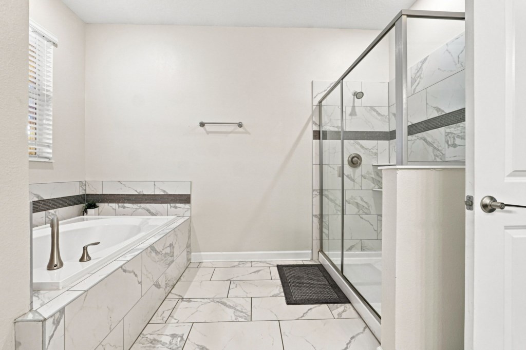 1521_Maidstone_Court_032