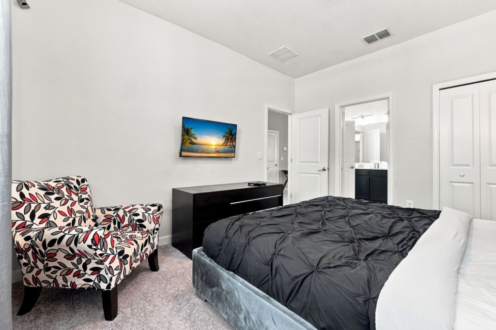 1521_Maidstone_Court_035