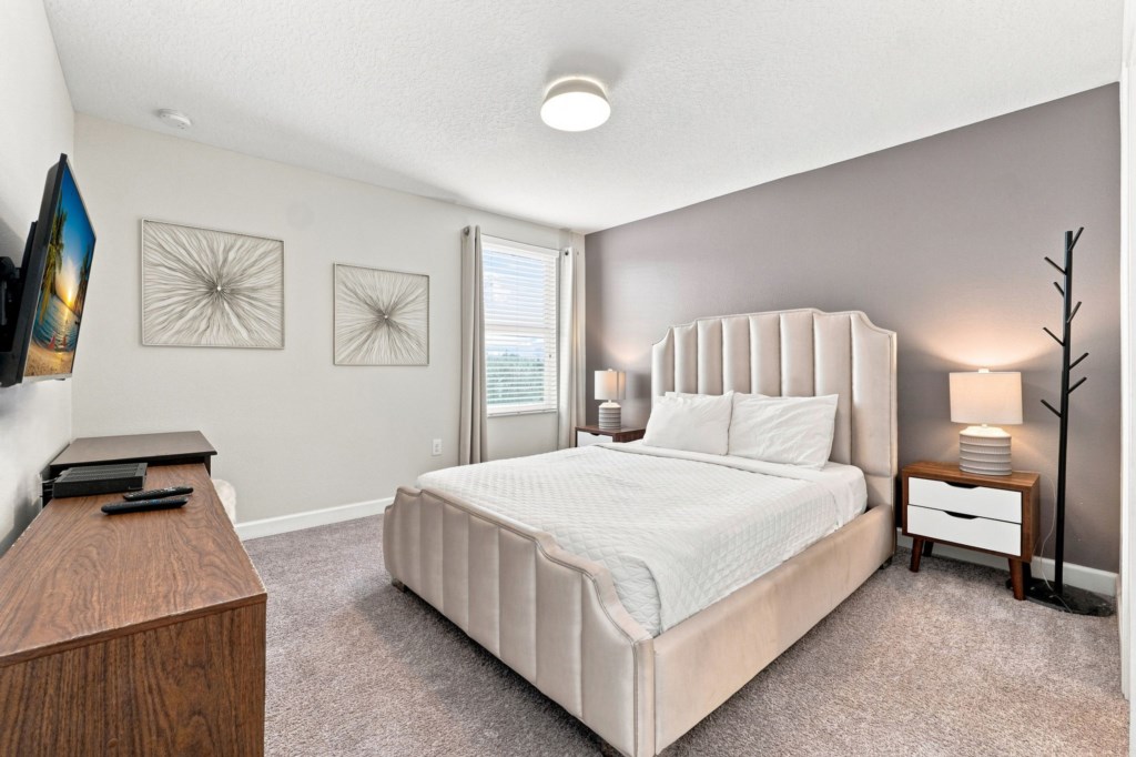 1521_Maidstone_Court_065