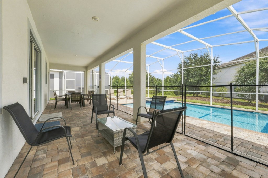 1521_Maidstone_Court_070