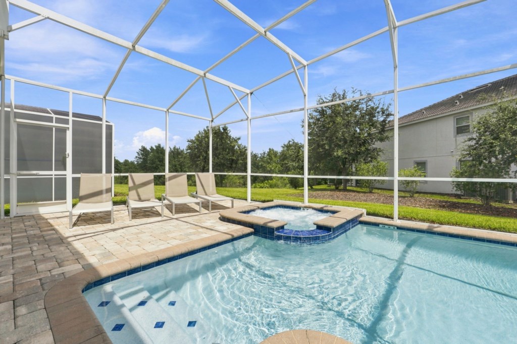 1521_Maidstone_Court_075