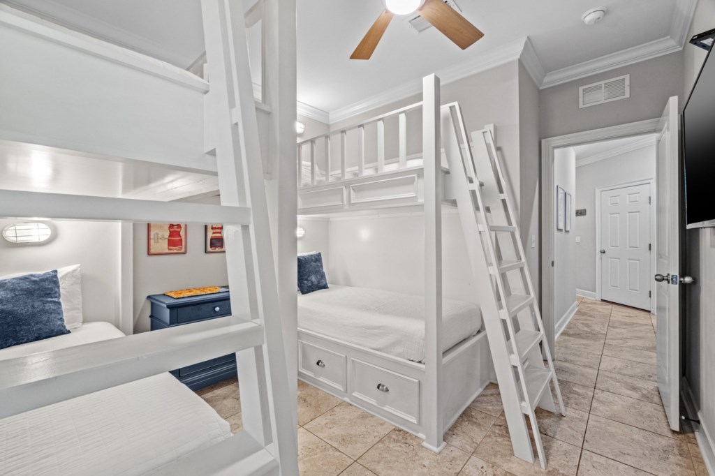 First floor twin bunk room 