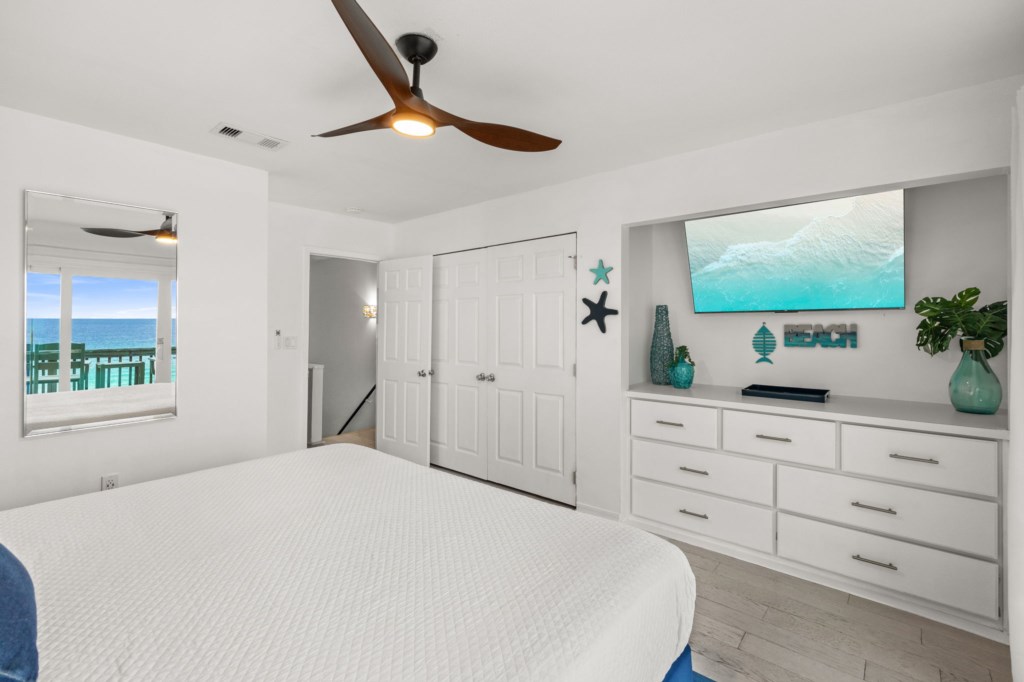 3rd floor primary king bedroom