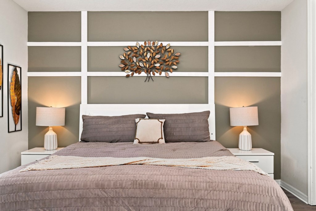 04_Master-Bedroom-King