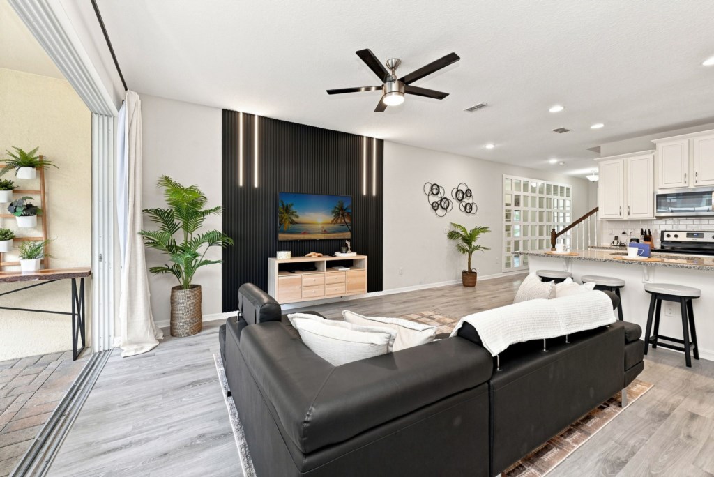 11_Living-Area-Toward-Kitchen