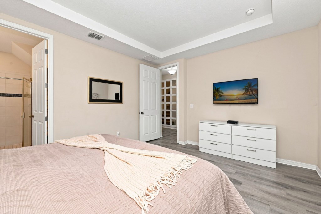29_Master-Bedroom-Closet