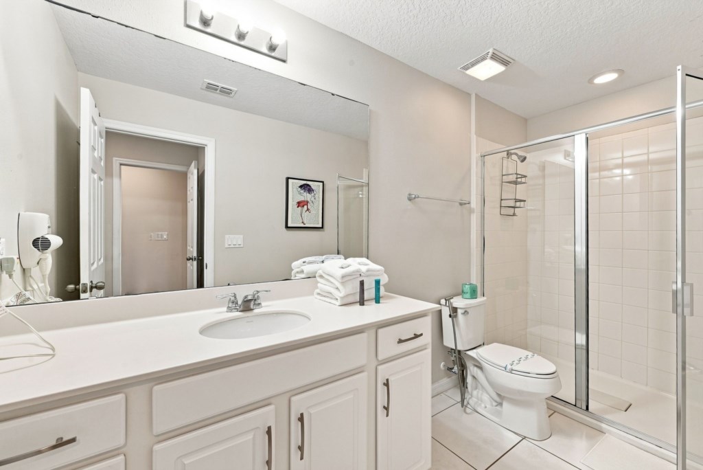42_Bathroom-Walk-In-Shower