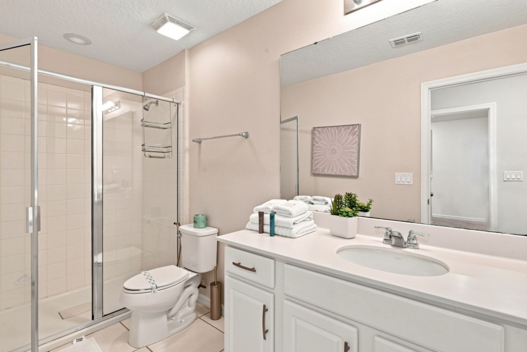 49_Bathroom-Shower-and-Vanity