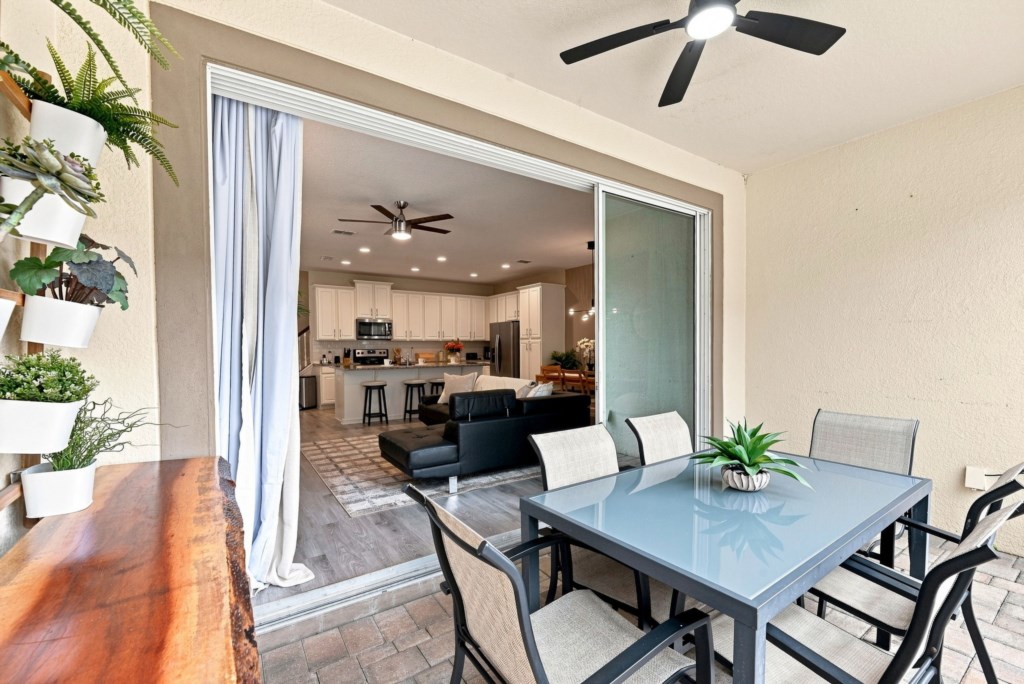 60_Lanai-Sliding-Doors
