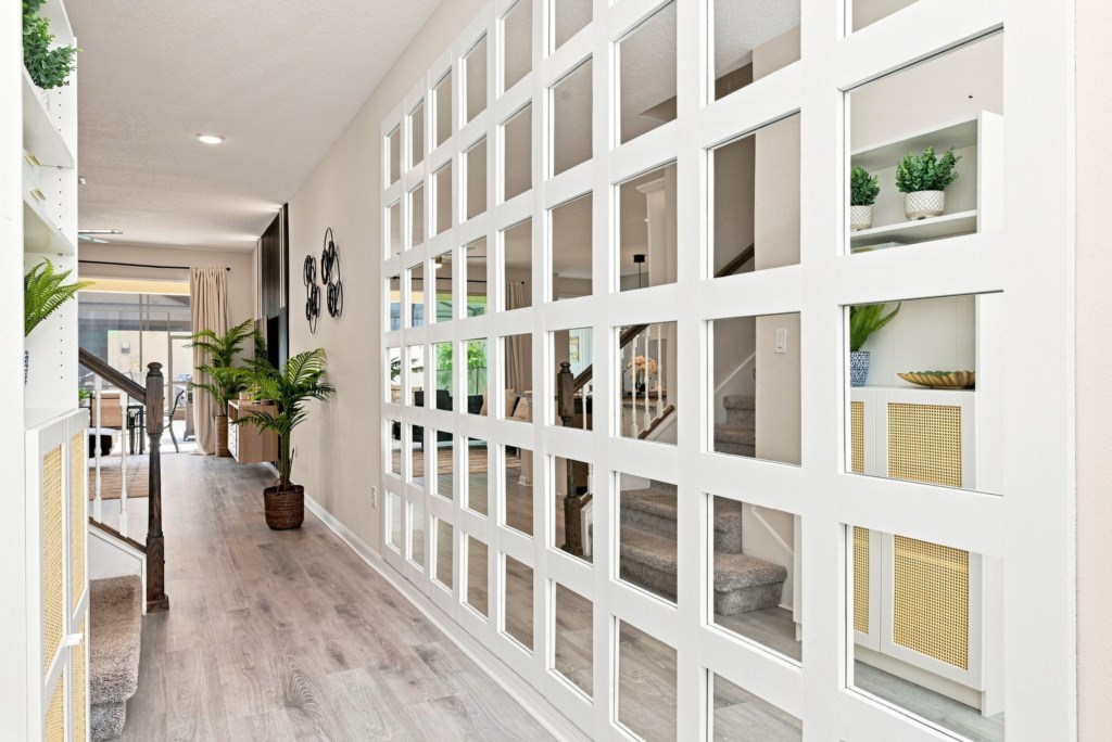 62_Hallway-Feature-Wall
