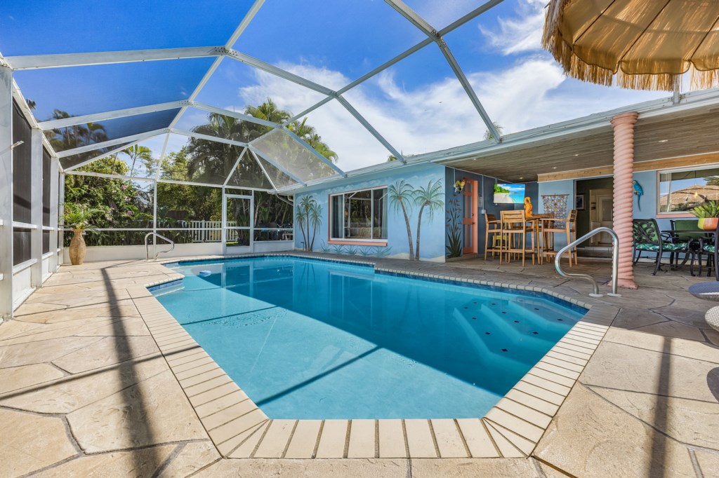 Electrically heated pool 86°F included with your stay