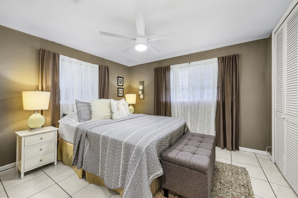 3rd bedroom with Queen