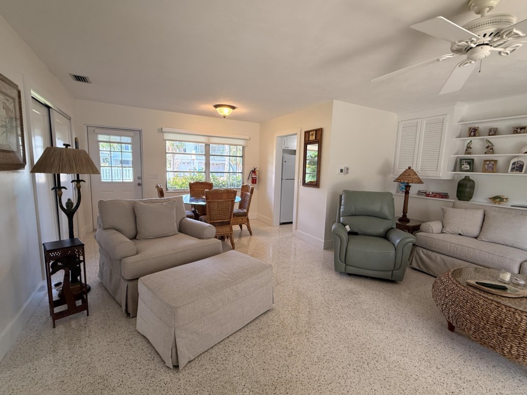 Sea Spray Living area