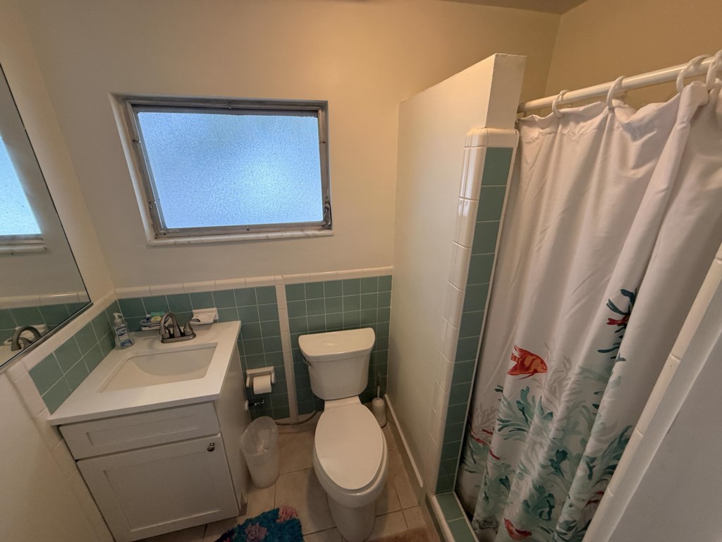 Sea Spray 2nd full bath