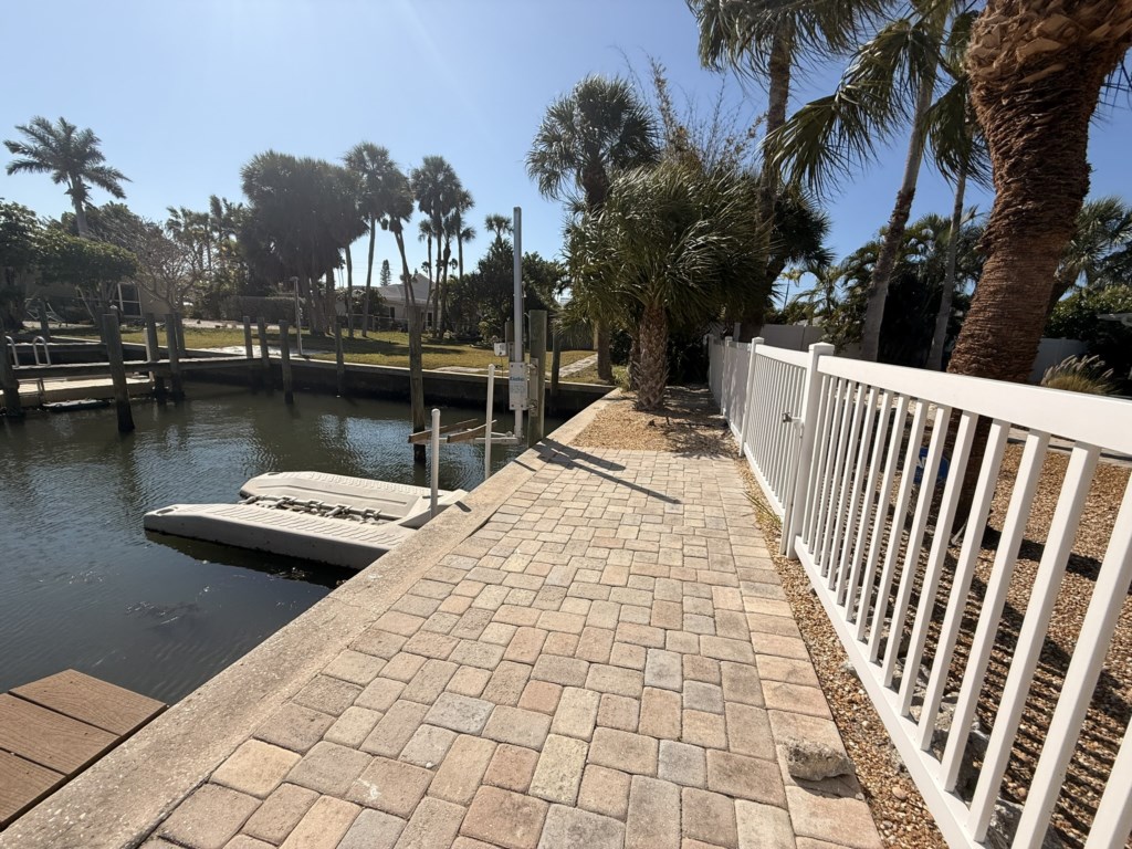 Kayak dock