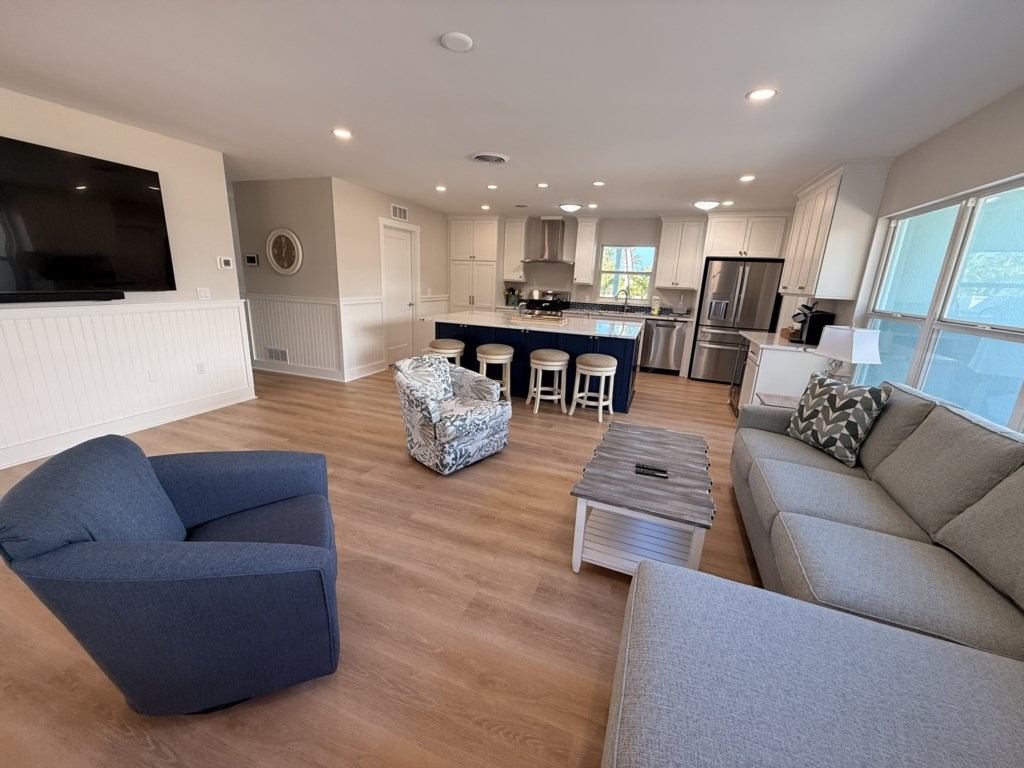 Living room perspective 2