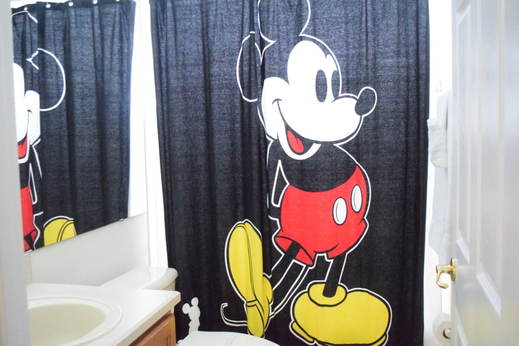 Tub/Shower Mickey Bathroom