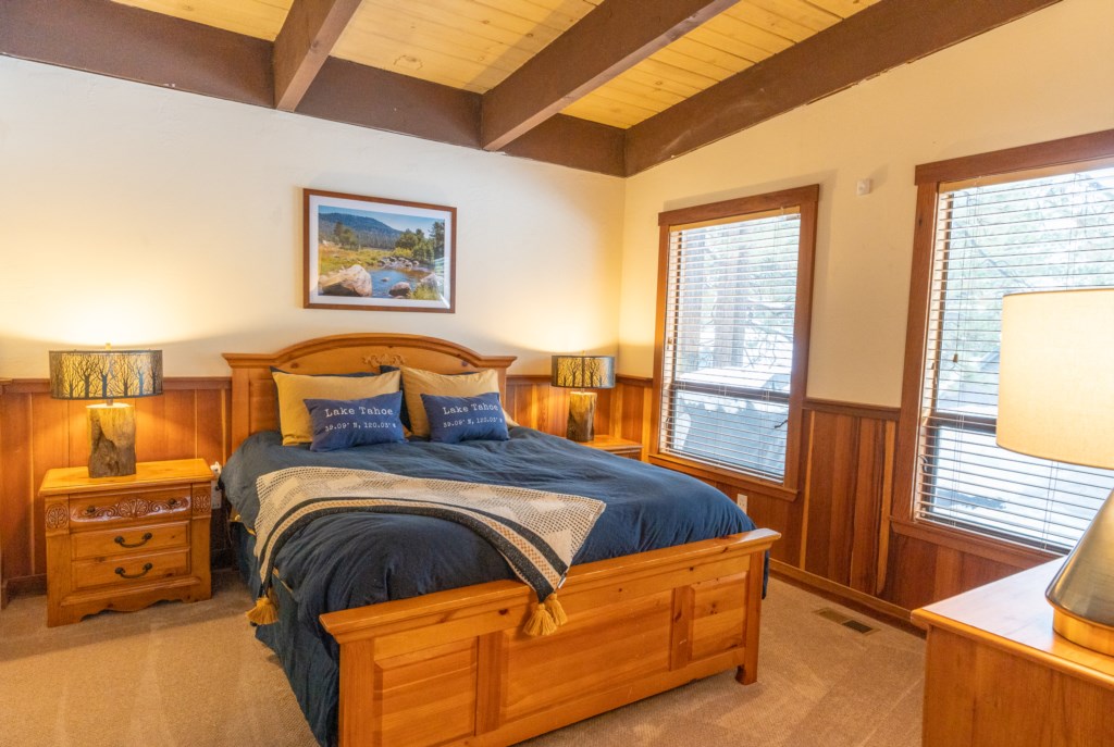 Enjoy luxury bedding and the comfiest Tuft & Needle mattress. Enjoy all the extra details this cabin has to offer.