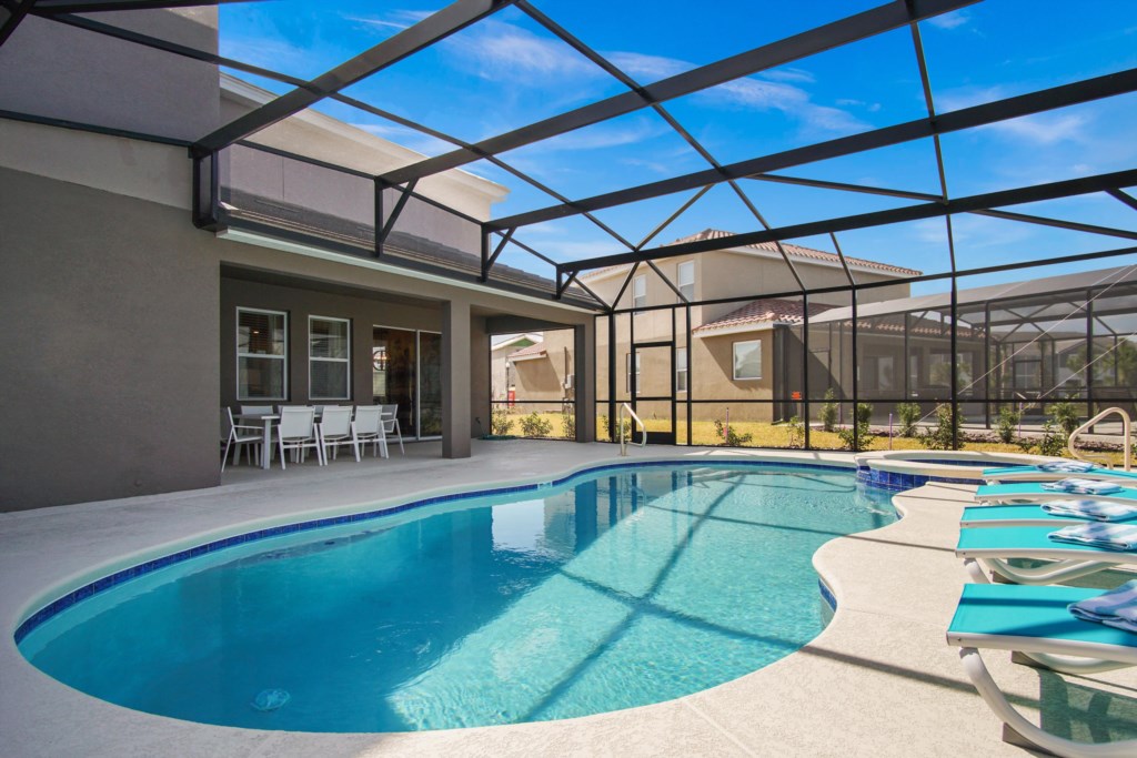 Extended Private Pool and Spa/Hot Tub! Water Views and Outdoor Dining for 8!