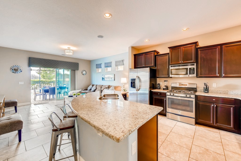 Kitchen and Breakfast Bar