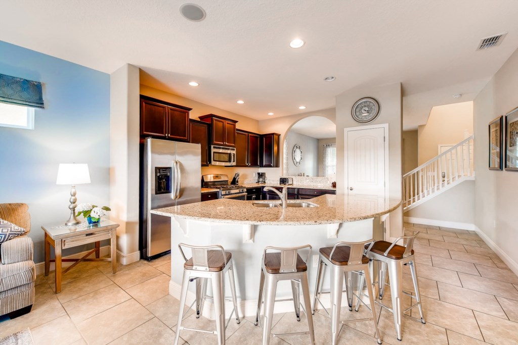 Kitchen and Breakfast Bar