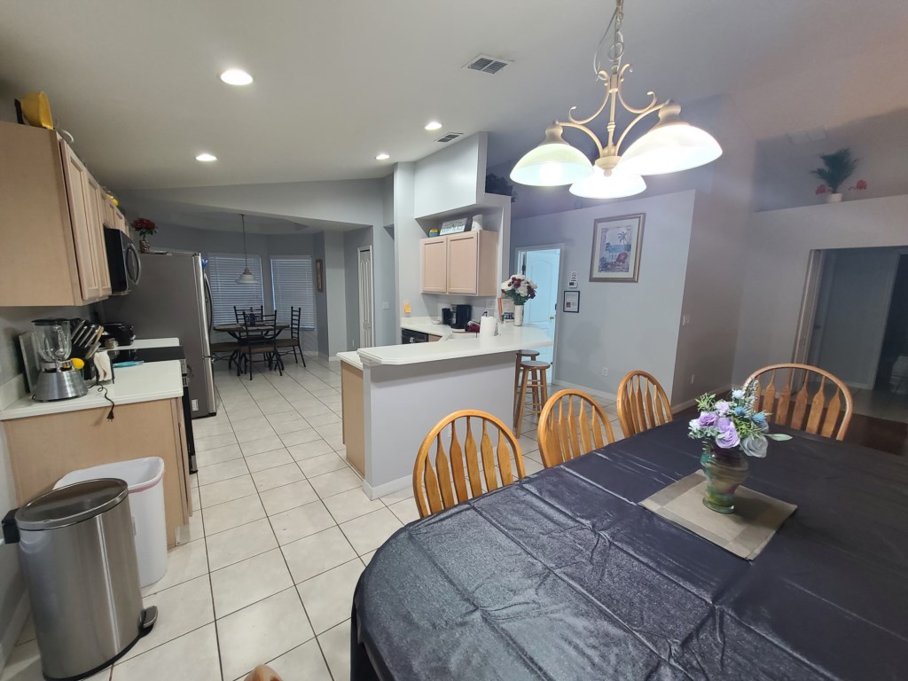 Dining Area 1 Pic 2.jpg