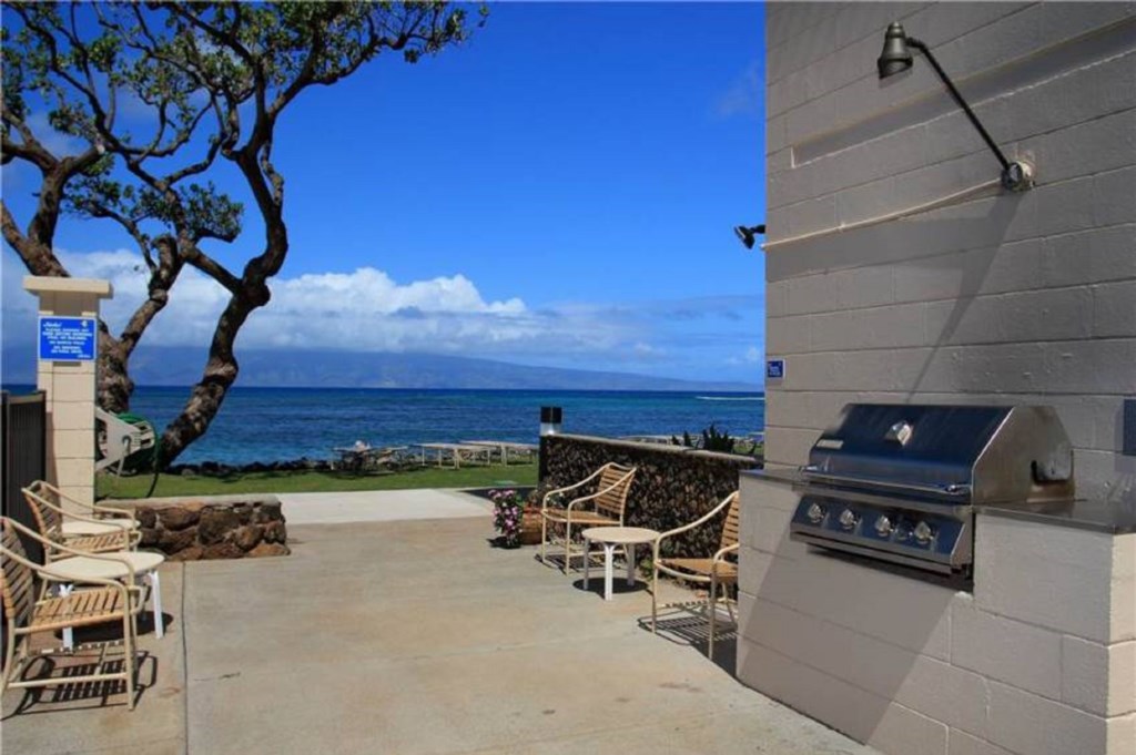 Enjoy a BBQ with this amazing view.