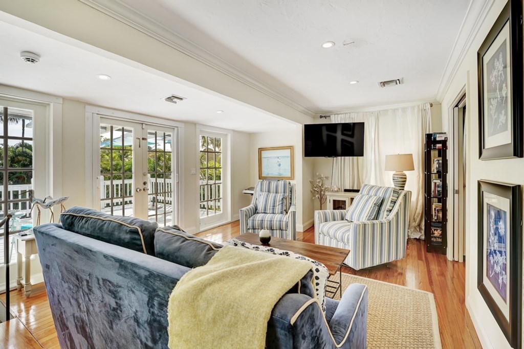 Upstairs Living Area