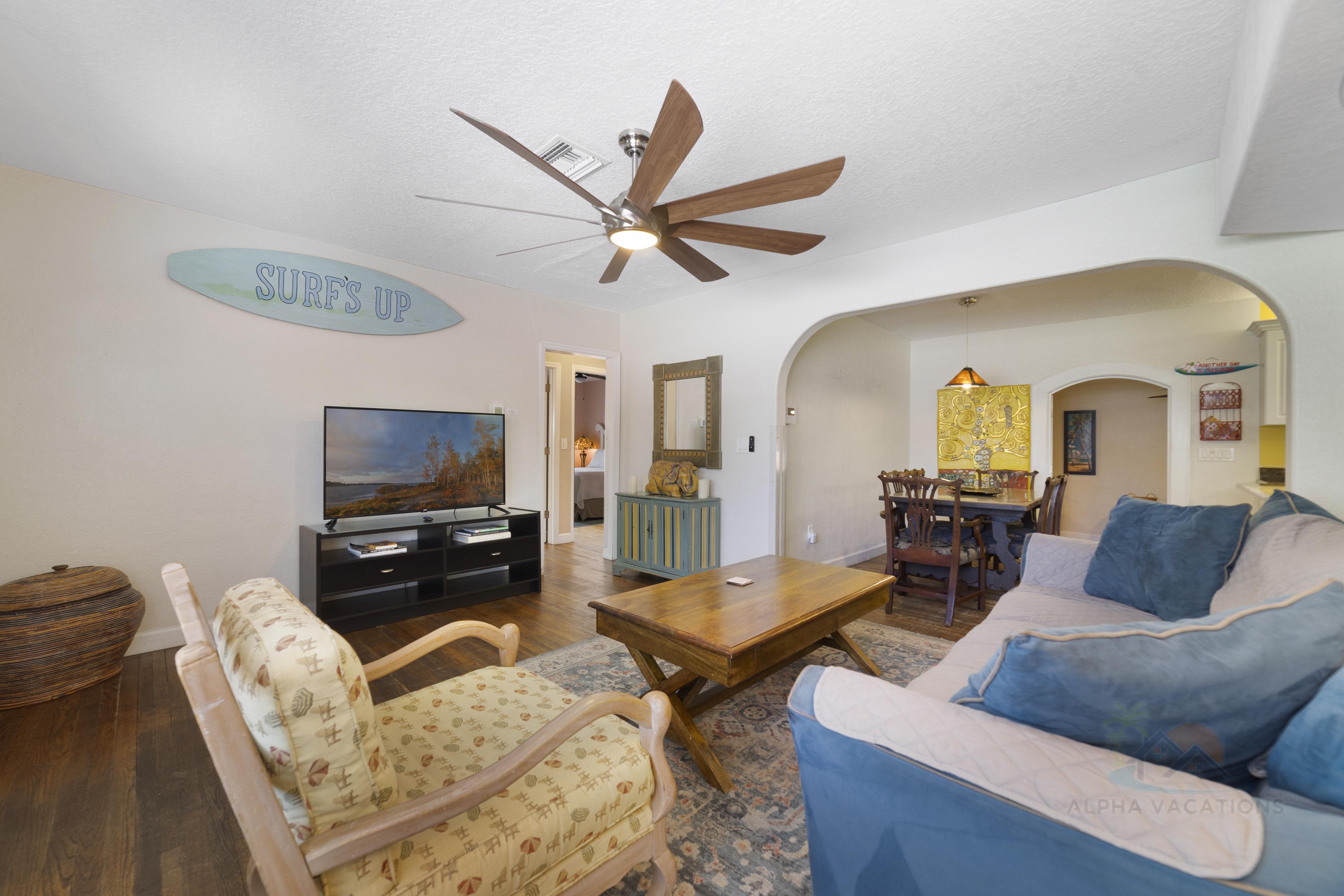 Charming Getaway With Fire Pit And Covered Patio - Spacious Family Haven - Cocoa Beach, FL