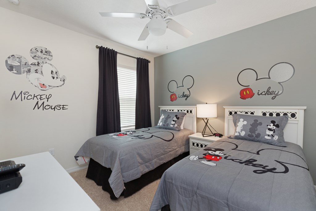 19 Mickey mouse themed twin bedroom